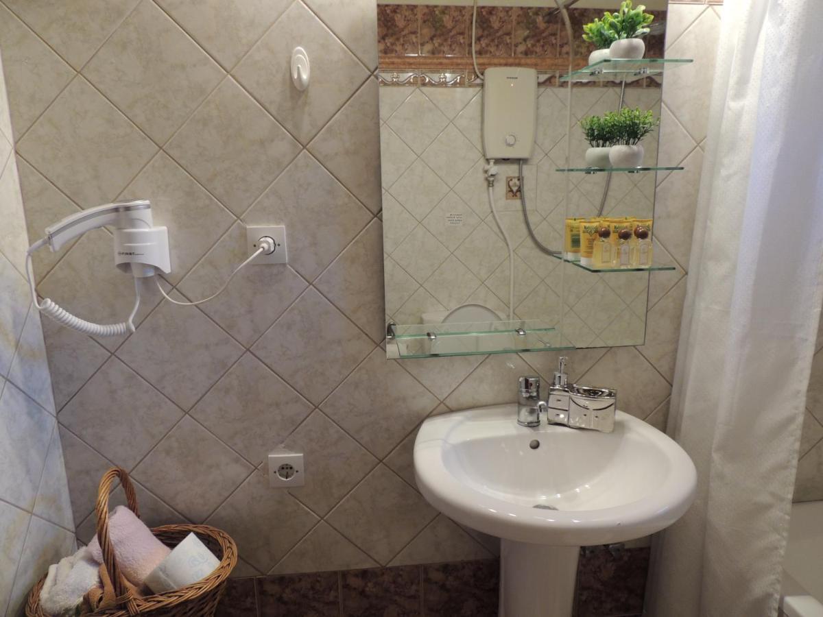 Prespes Lake View Family Apartment Florina Bagian luar foto