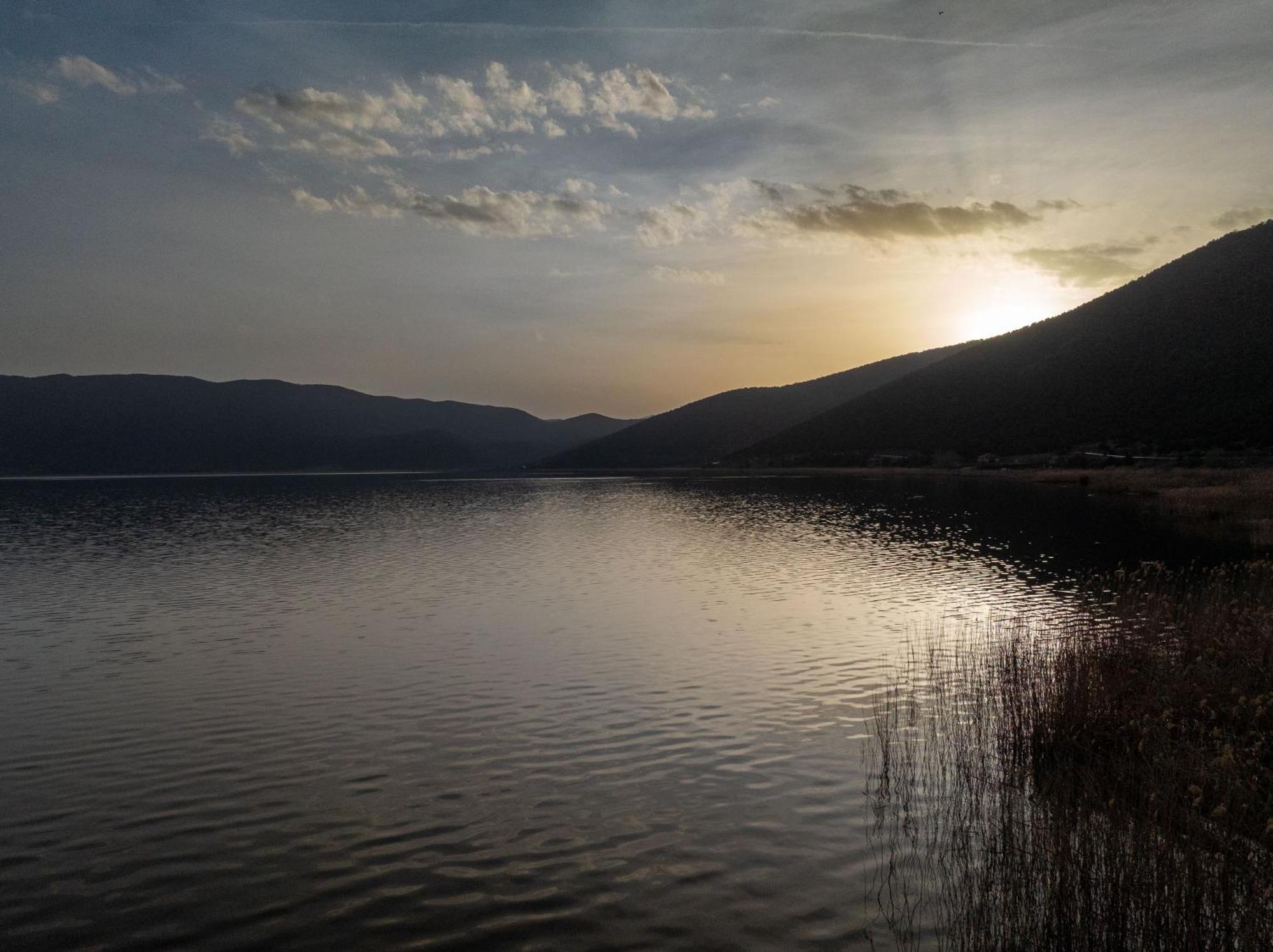 Prespes Lake View Family Apartment Florina Bagian luar foto