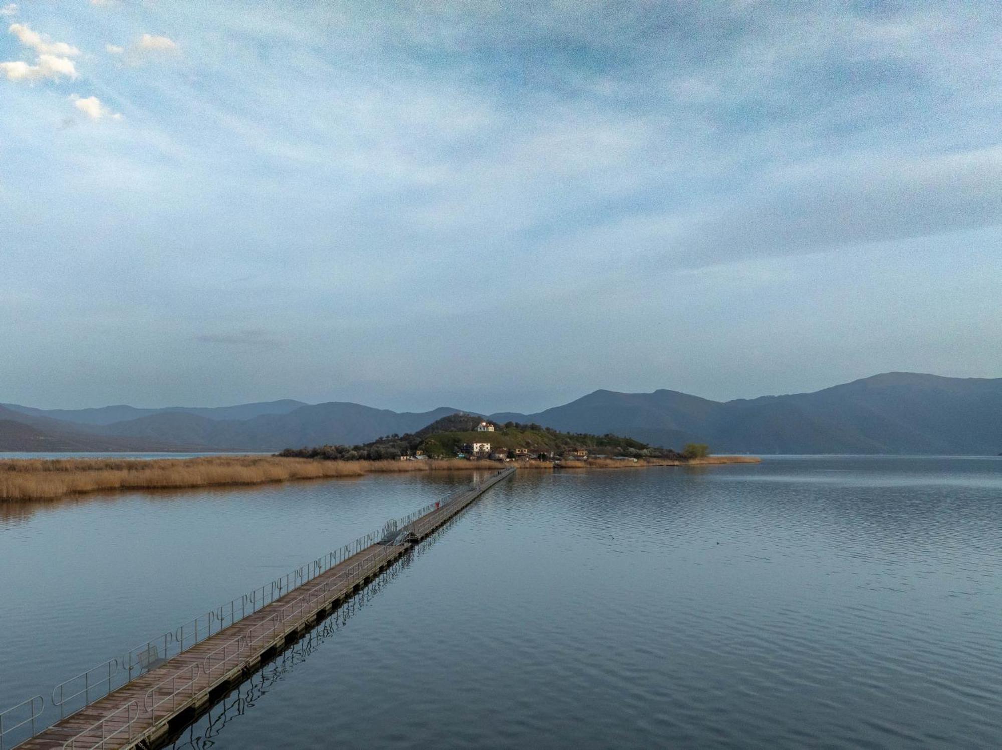 Prespes Lake View Family Apartment Florina Bagian luar foto